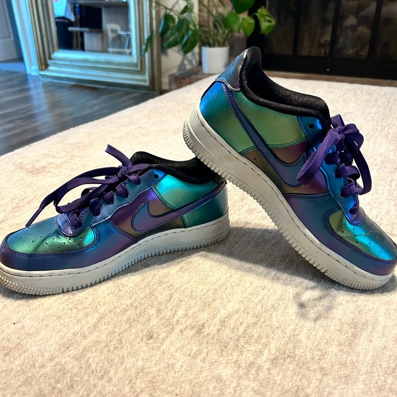 Nike Air Force 1 Low LV8 GS ‘Purple Neptune Green’ - Picture 1 of 8